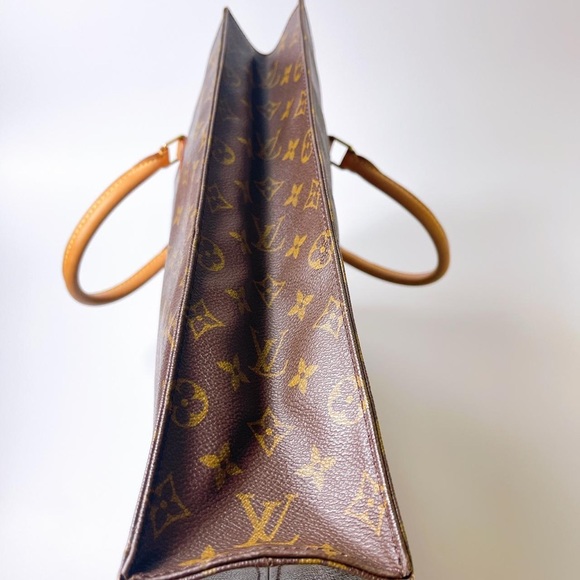 Beautiful and modern Authentic LOUIS VUITTON monogram Sac Plat tote bag - Picture 8 of 8